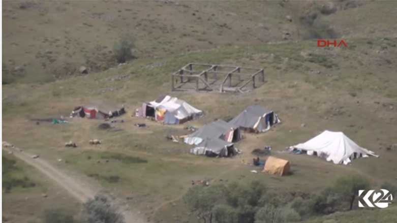 Tevî zehmetiya jiyanê Koçer ber bi zozanên Mûşê ve diçin